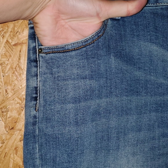 Floral Flare Jeans - Picture 5 of 14